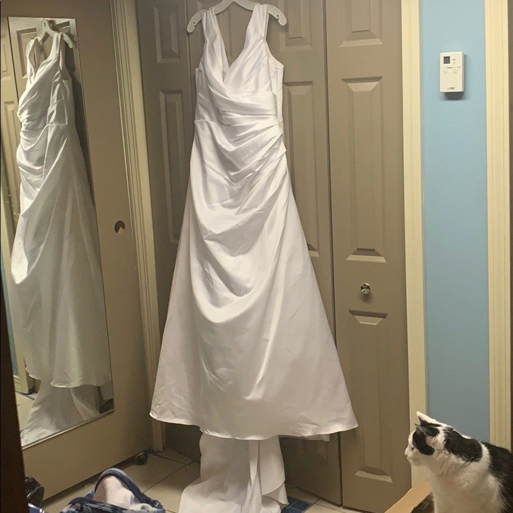 David’s Bridal Ready to Wear wedding dress size 16